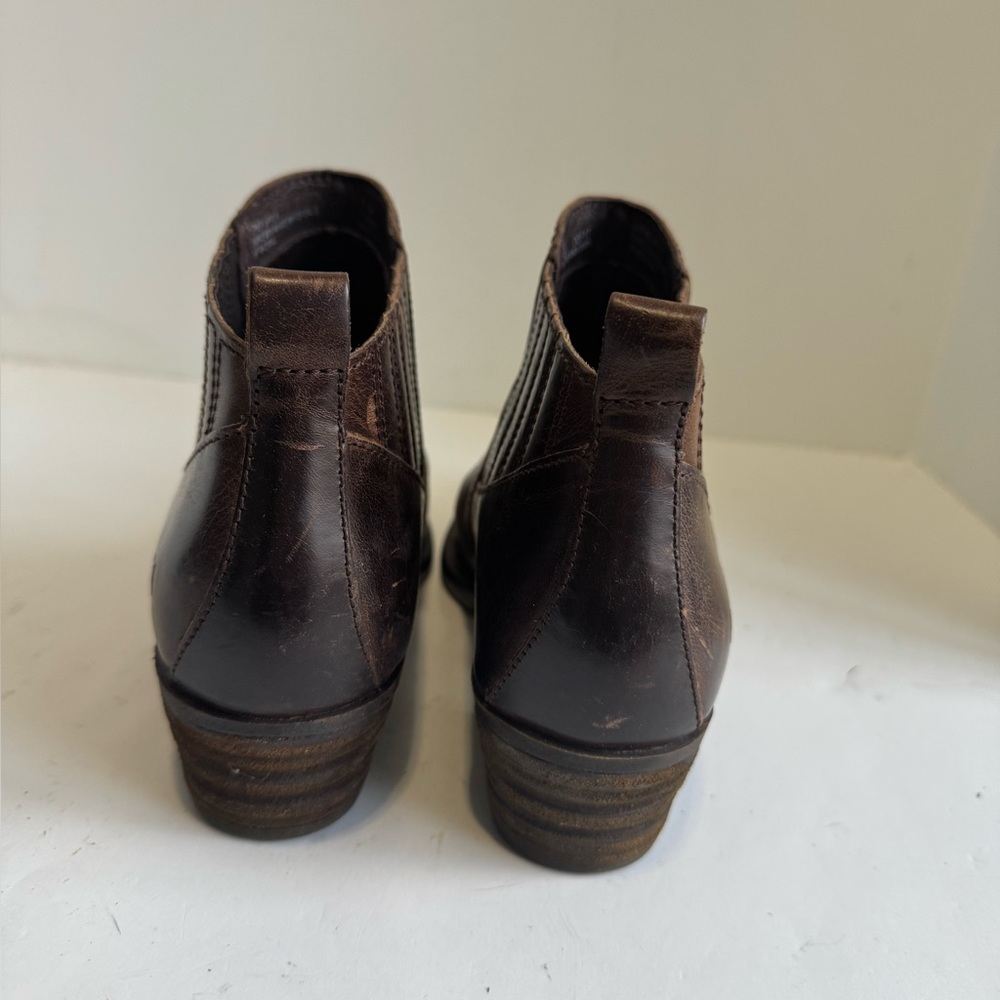Born Beebe Boots Pull On Booties Brown Leather Ankle Gore Womens. Size 7.5M - Picture 9 of 11